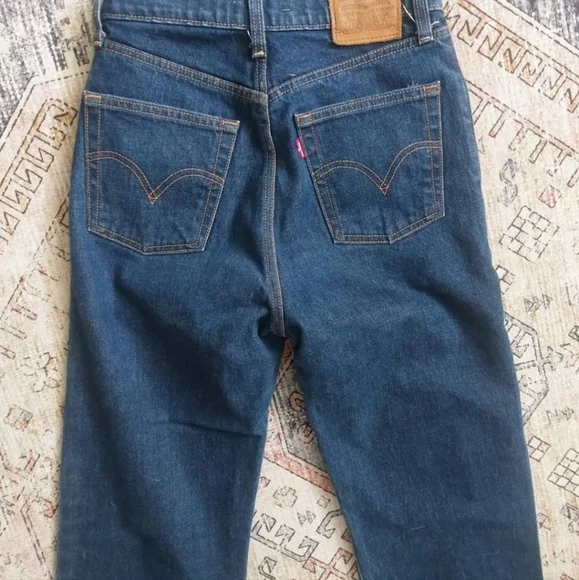 Levis Ribcage 27x32 - Picture 3 of 3